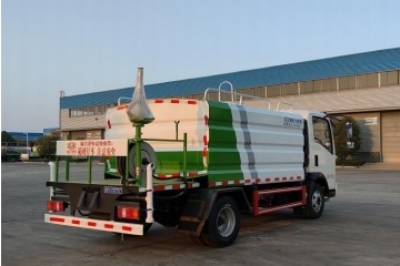 重汽蓝牌洒水车7方