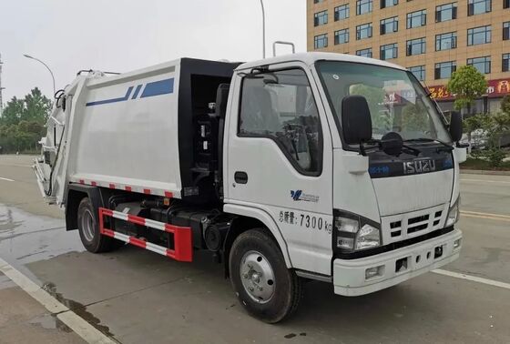 日本五十铃后装压缩式垃圾车