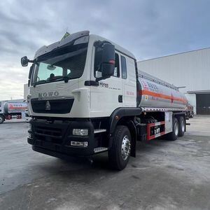 豪沃20000升重型燃料油运输车罐车