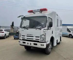 全驱柴油4&times;4厢式货车底盘改装隔离型救护车（五十铃）