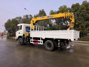 4×4 8吨车载起重机、车载起重机、液压车载起重机