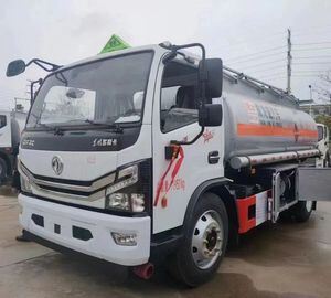 东风牌8000升左舵柴油运输车
