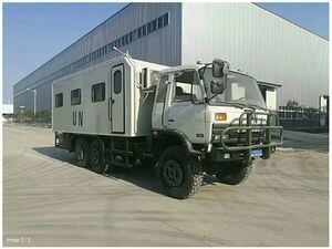 越野8×8餐车（全轮驱动移动厨房）