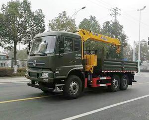 东风重型6×6 10吨随车吊货车