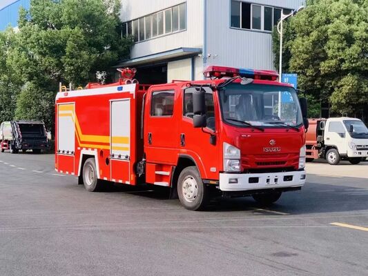 五十铃4000升水泡沫消防车，适用于城市高效灭火