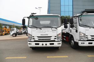 五十铃4×2型洒水车，容积5000升，排放标准符合欧III、欧IV、欧V