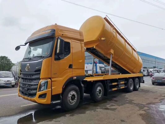 重型豪沃8&times;4污水吸污车，高效废物管理