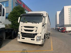 五十铃4×2巨型咖啡箱帐篷式侧帘运输车