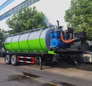 中国工厂销售35立方米真空罐车、真空吸污车、污水运输车、原油装卸车