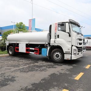 可靠的五十铃4×2水罐车，适用于洒水作业