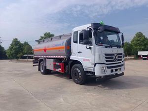 东风4X2 12立方米燃油运输车，高效石油运输