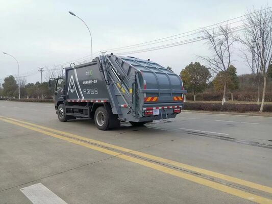 东风8立方米压缩式垃圾车，适用于居民区及商业垃圾清运
