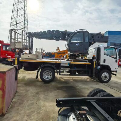 4&times;4 五十铃33米高空作业平台车