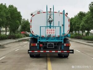 重型五十铃4×2水罐洒水车