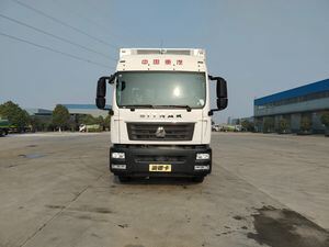 陕汽重型4×2冷藏车 15吨冷冻食品运输车