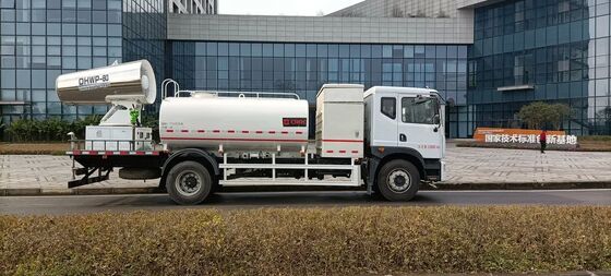 东风牌4&times;2型10立方米纯电动洒水车，续航360公里，喷洒距离达100米，适用于城市抑尘