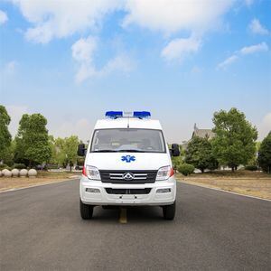 可靠的中国产7座救护车，专为医疗应急响应设计