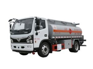 东风轻型燃油运输车／6000升油罐车