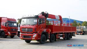 重型8×4驱动18吨车载起重机，高效起吊