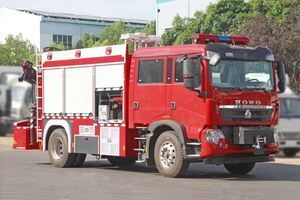 救援型重型6×4中国重汽18吨带吊机消防车