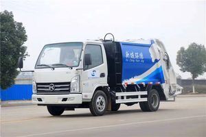 东风国产垃圾清运车，适用于城市环卫服务