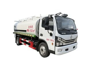 东风牌8000升燃油运输车／二手燃油配送车／普通液体罐车