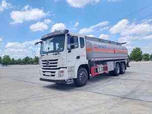 东风6&times;4左舵18000升柴油运输车（18000升/6000加仑）加油车