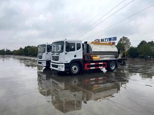 二手或全新水泥浆洒布车，全自动沥青洒布车